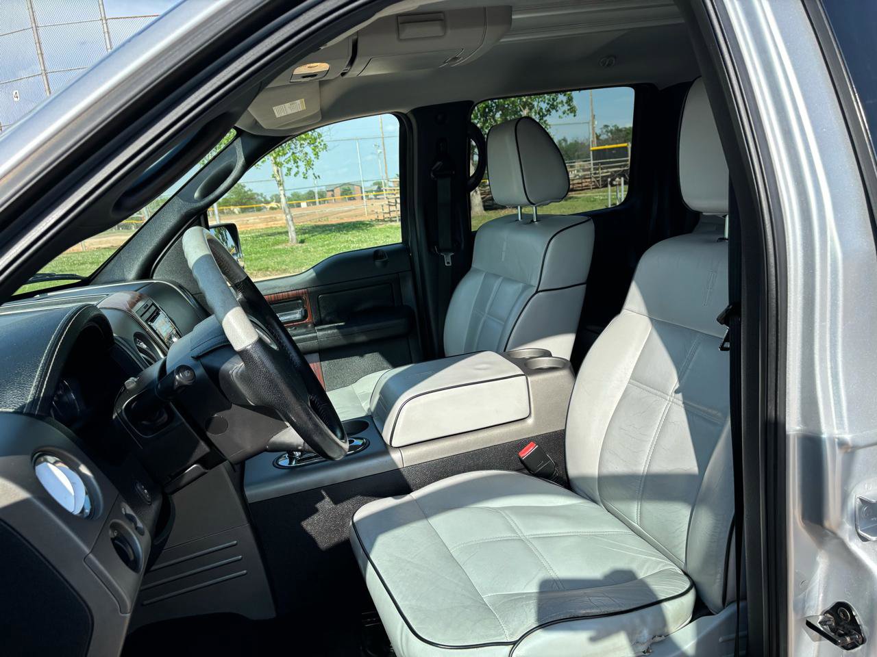 Used 2006 Lincoln Mark LT 2WD image 10