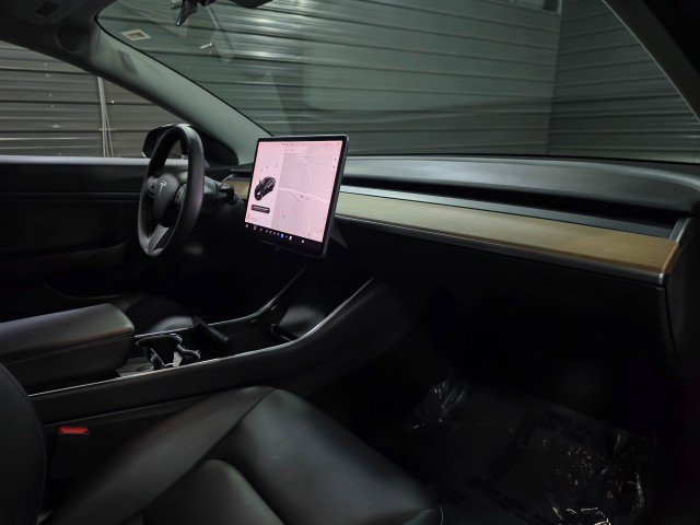 Used 2020 Tesla Model 3 Performance image 12