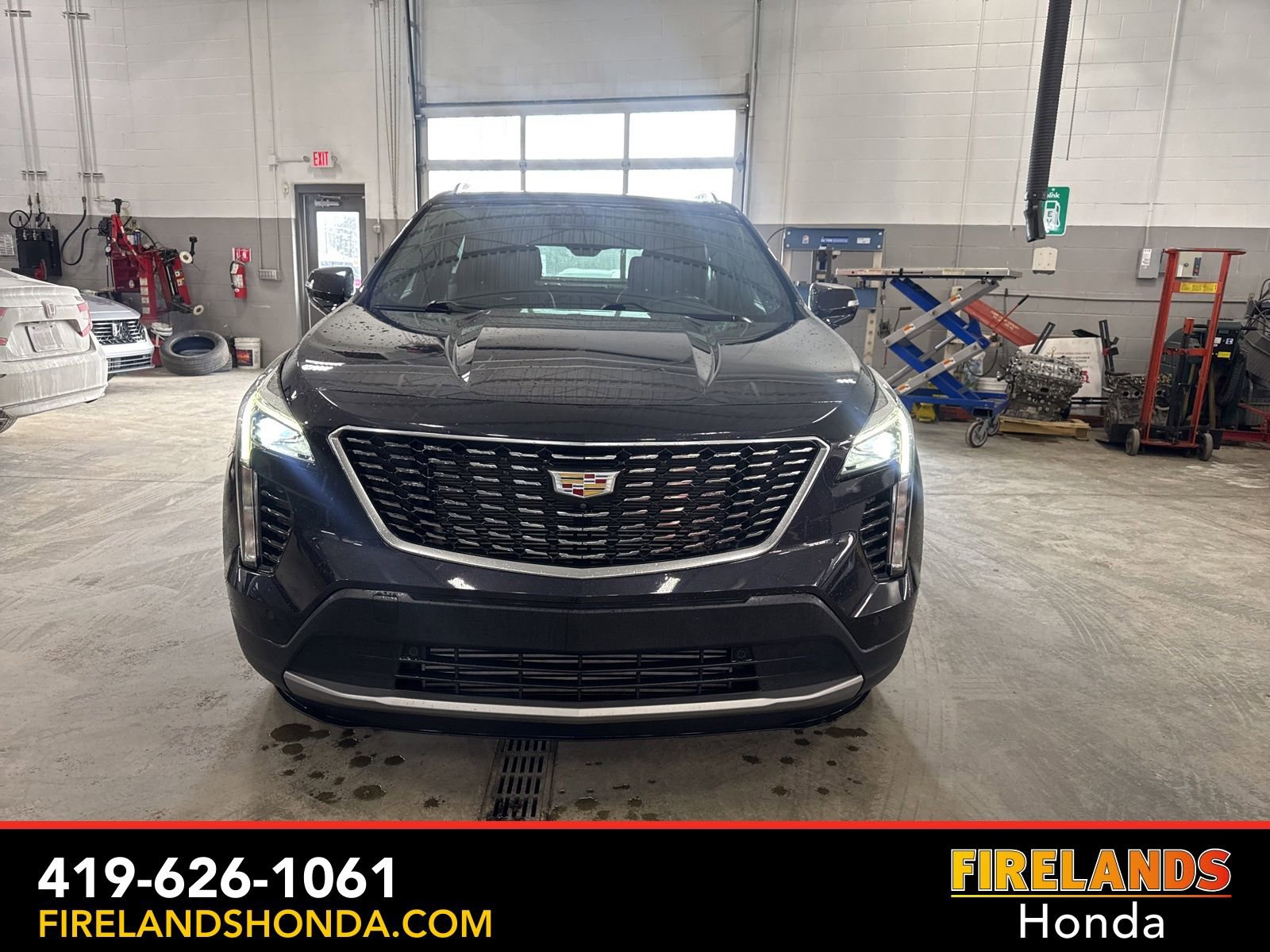 Used 2022 Cadillac XT4 Premium Luxury w/ Enhanced Visibility Package image 8