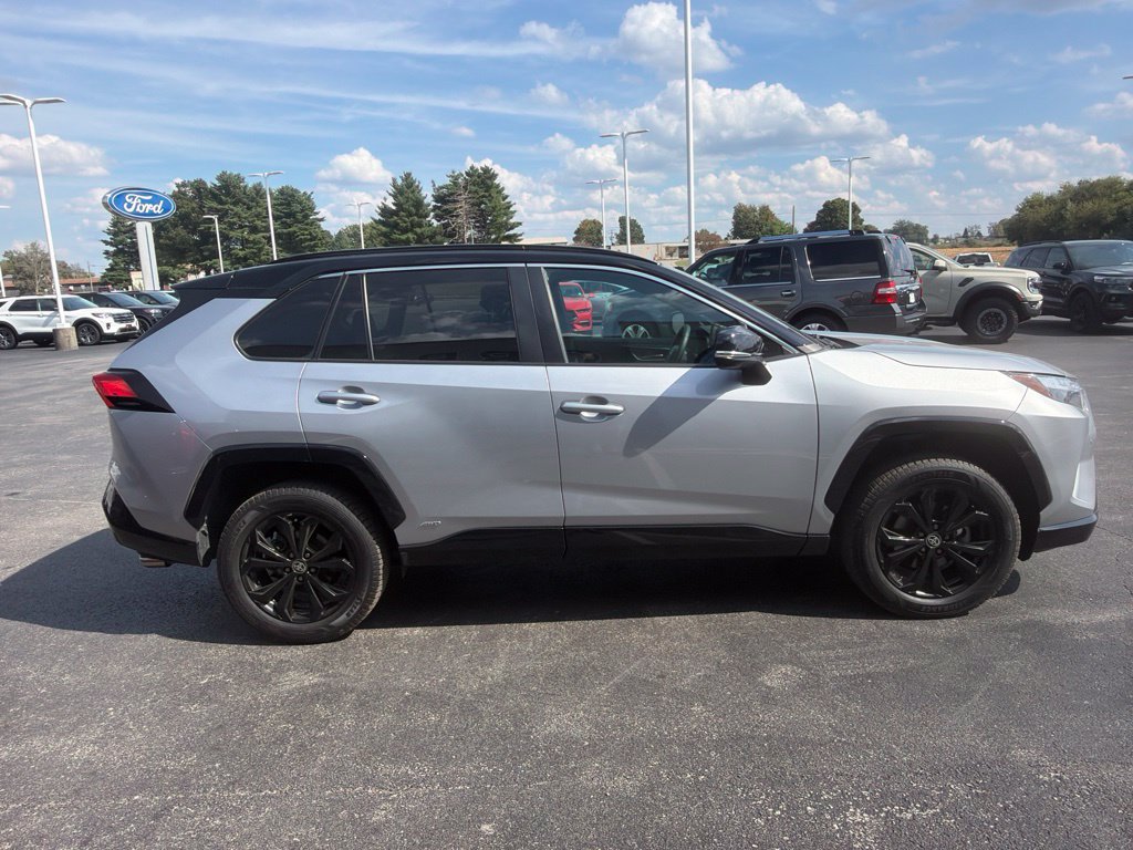 Used 2022 Toyota RAV4 XSE AWD/4WD image 5