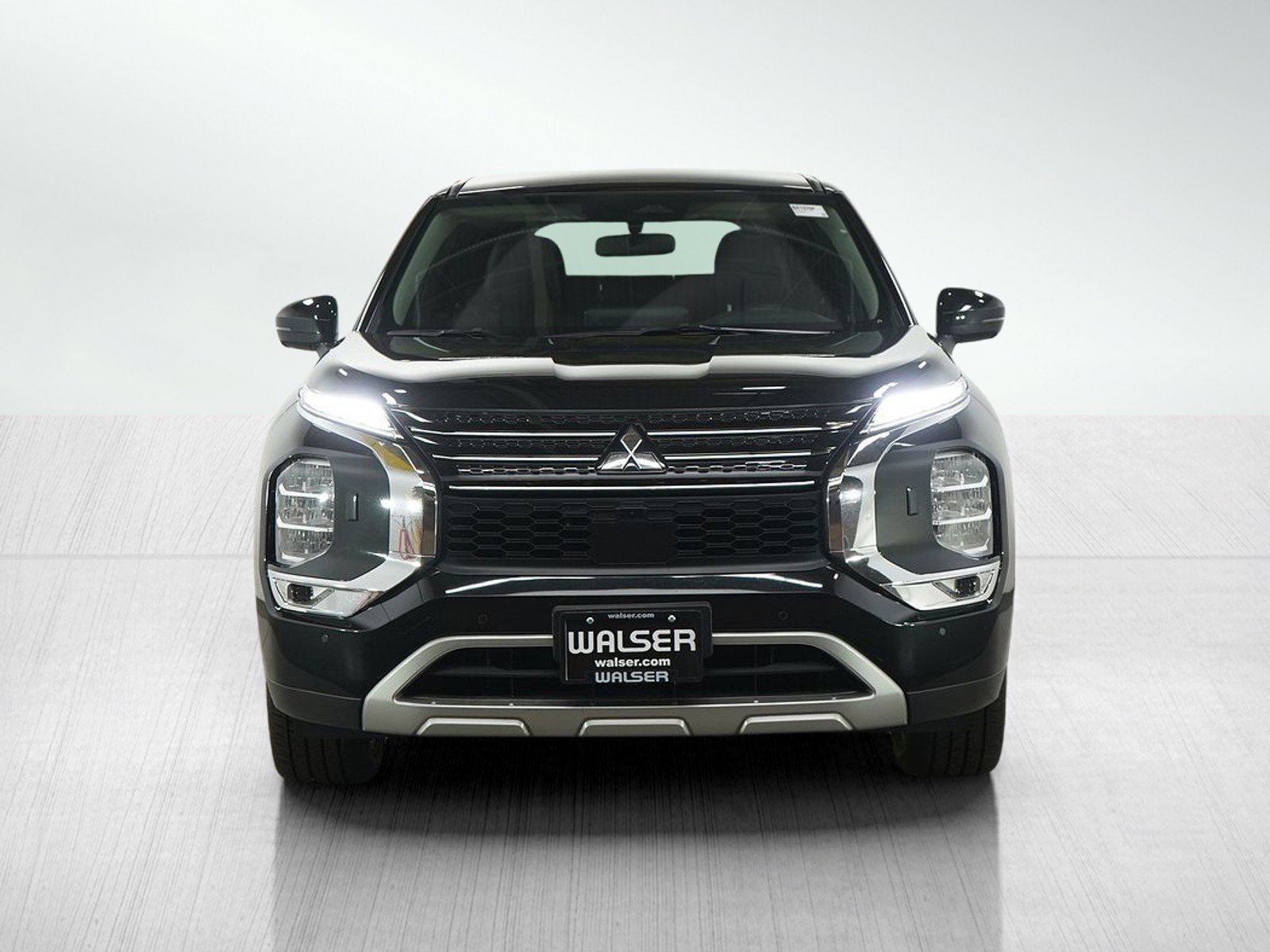 Used 2023 Mitsubishi Outlander SE image 9