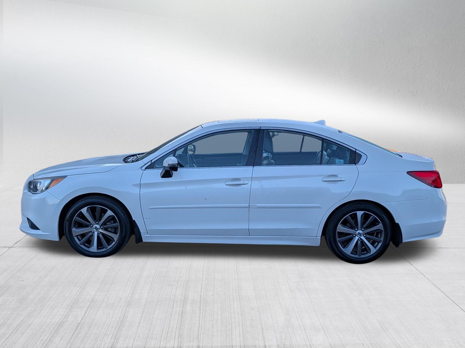 Used 2017 Subaru Legacy 3.6R Limited AWD/4WD image 2
