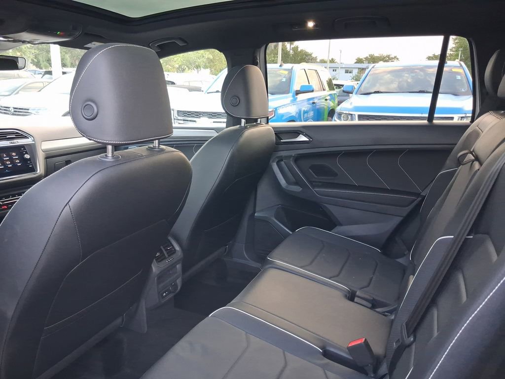Certified 2022 Volkswagen Tiguan SEL R-Line AWD/4WD image 7