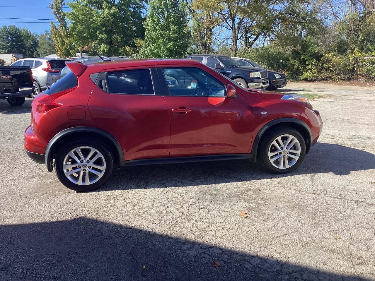 Used 2014 Nissan Juke SL FWD image 1