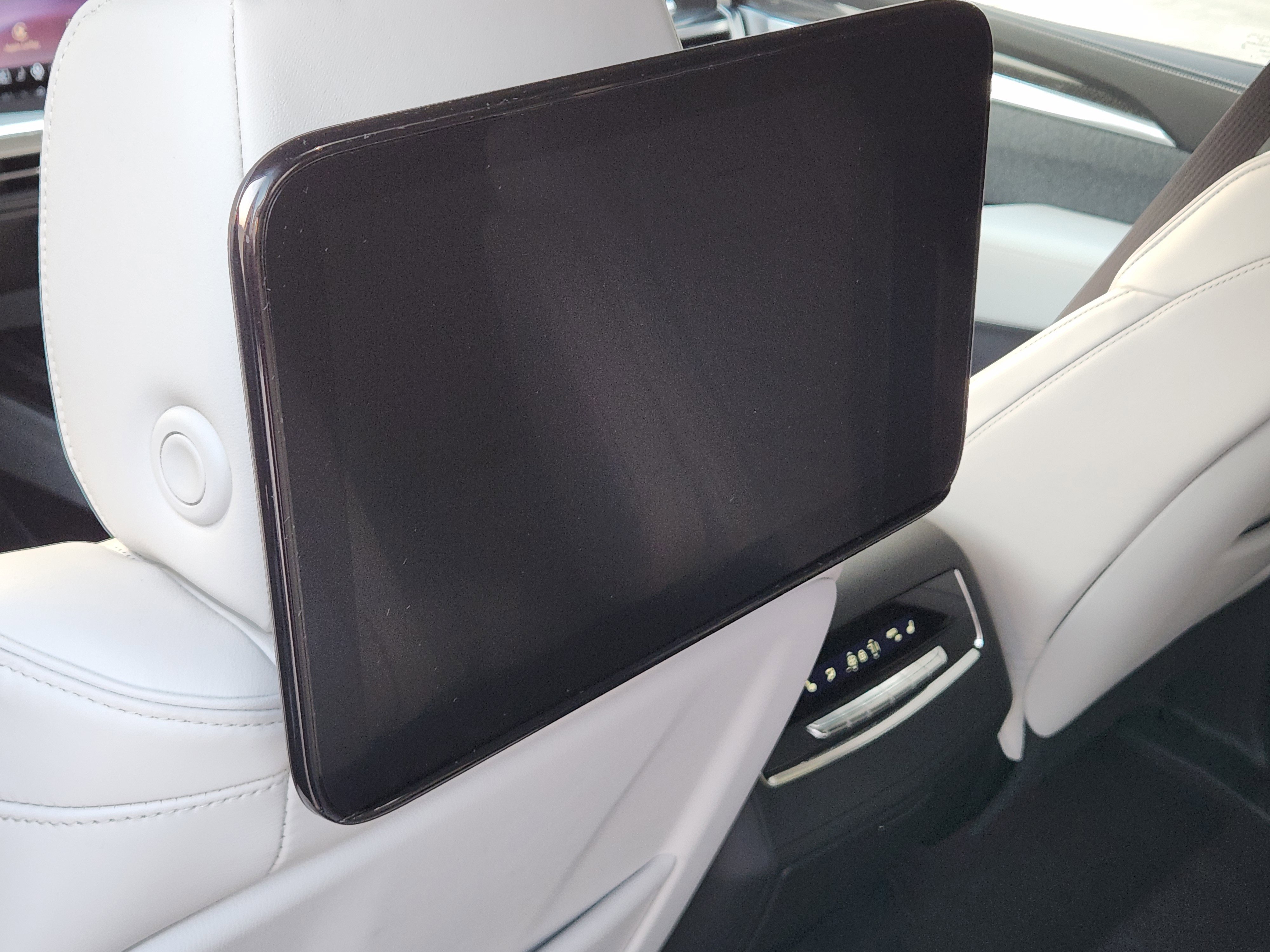 Used 2025 Cadillac Escalade V w/ LPO, ONYX Package image 29