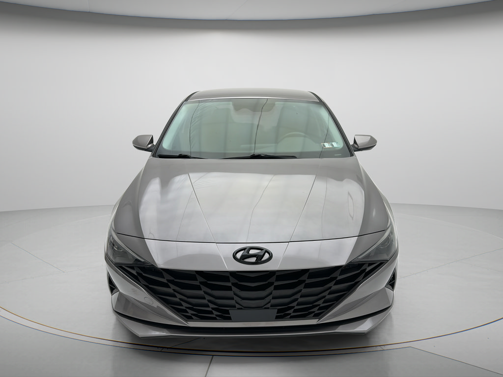 Used 2023 Hyundai Elantra SEL w/ Convenience Package FWD image 2
