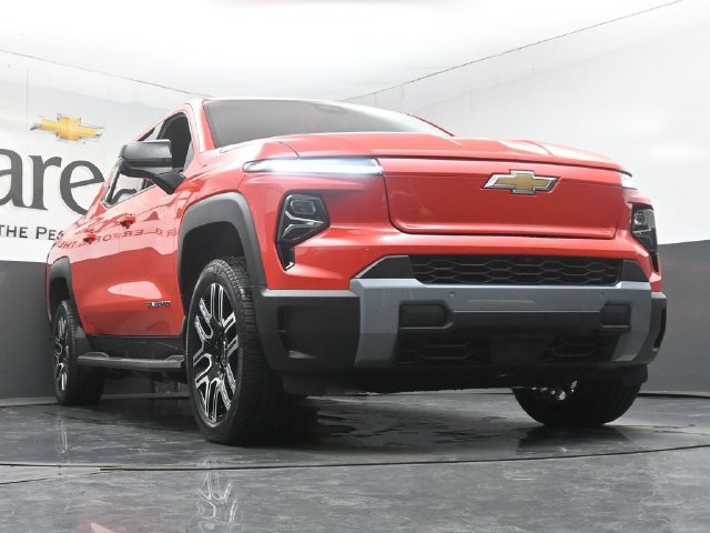 New 2026 Chevrolet Silverado EV LT AWD/4WD image 3