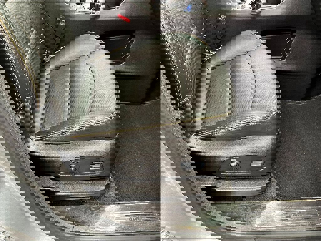 Used 2024 GMC Terrain AT4 image 37