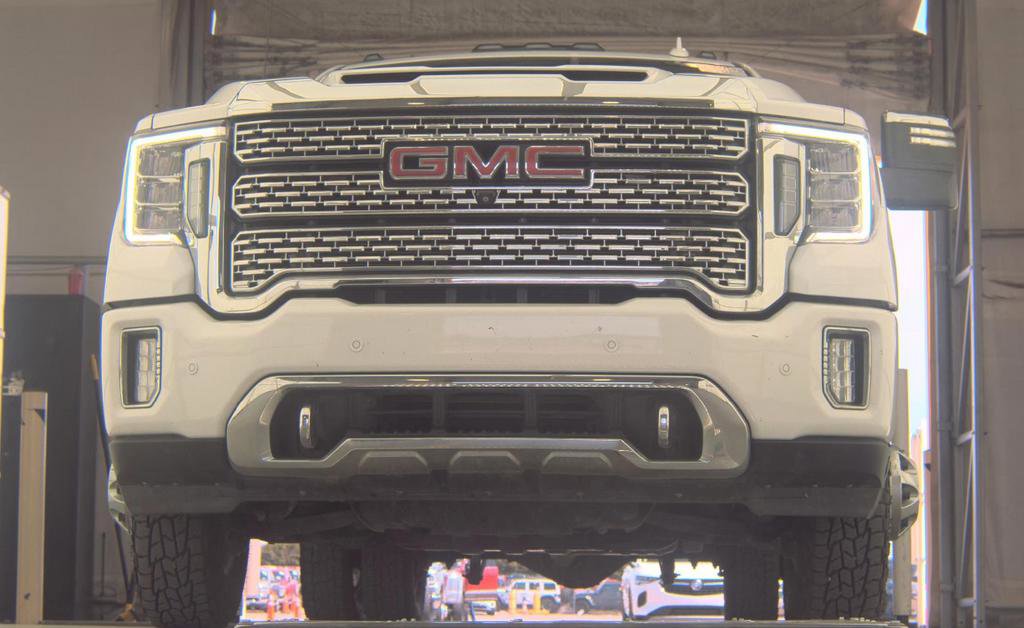 Used 2020 GMC Sierra 3500 Denali w/ Denali Ultimate Package AWD/4WD image 3