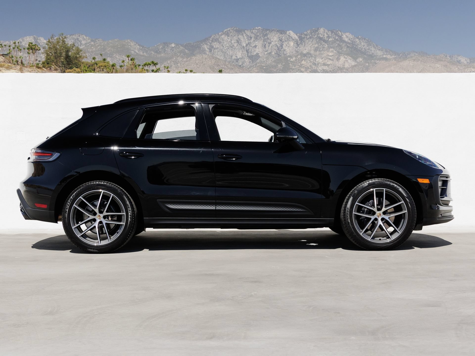 Certified 2026 Porsche Macan AWD/4WD image 8