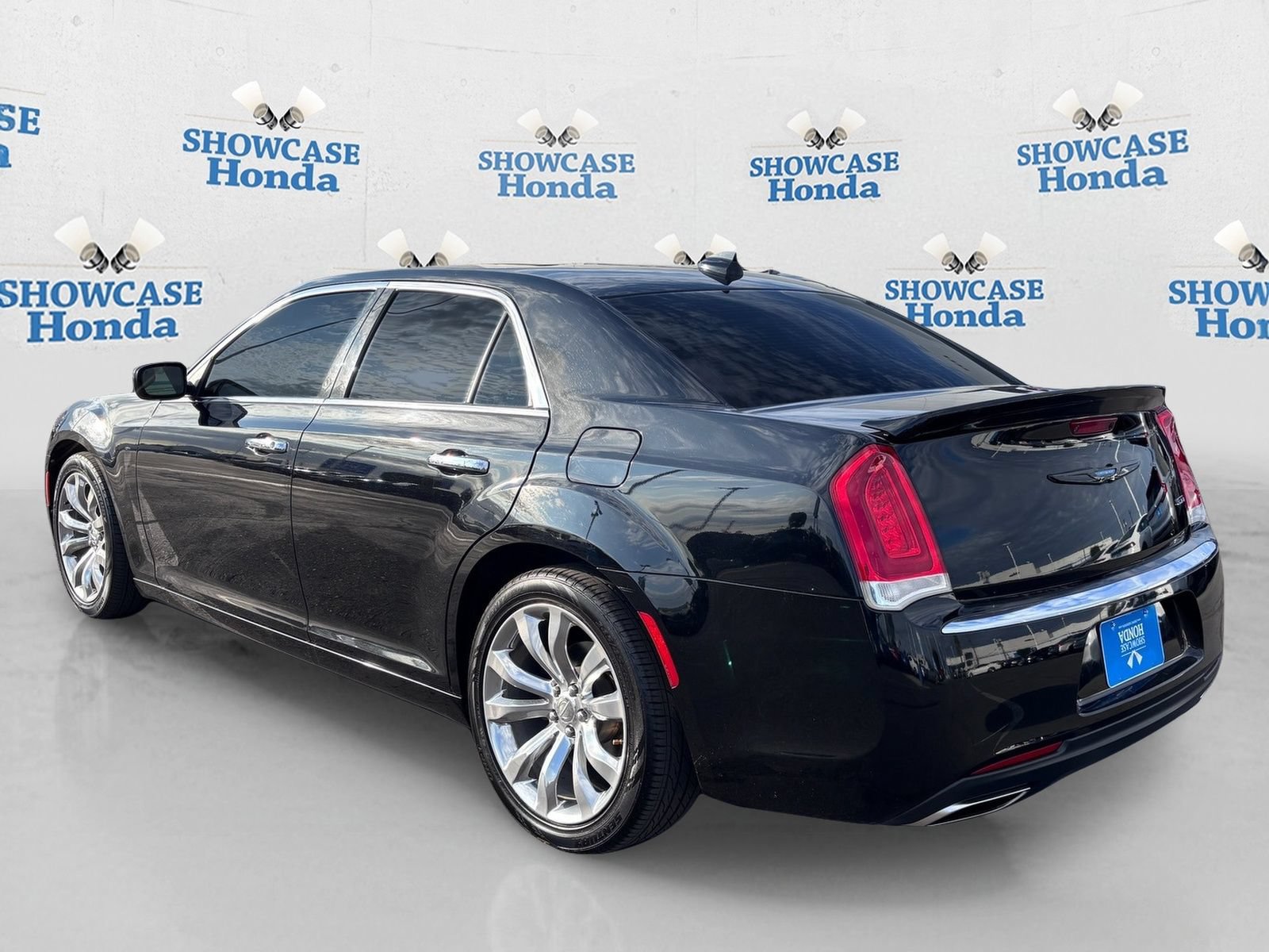 Used 2020 Chrysler 300 Limited RWD image 5