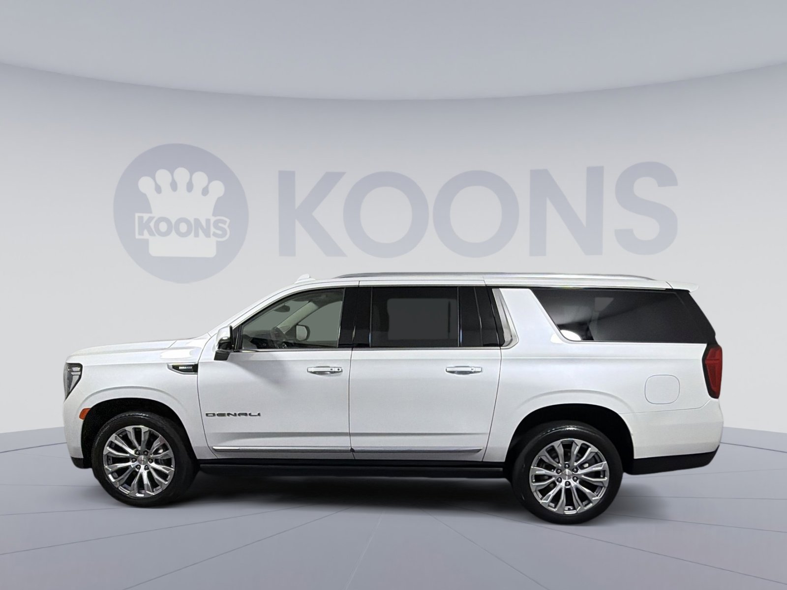 Used 2022 GMC Yukon XL Denali image 2