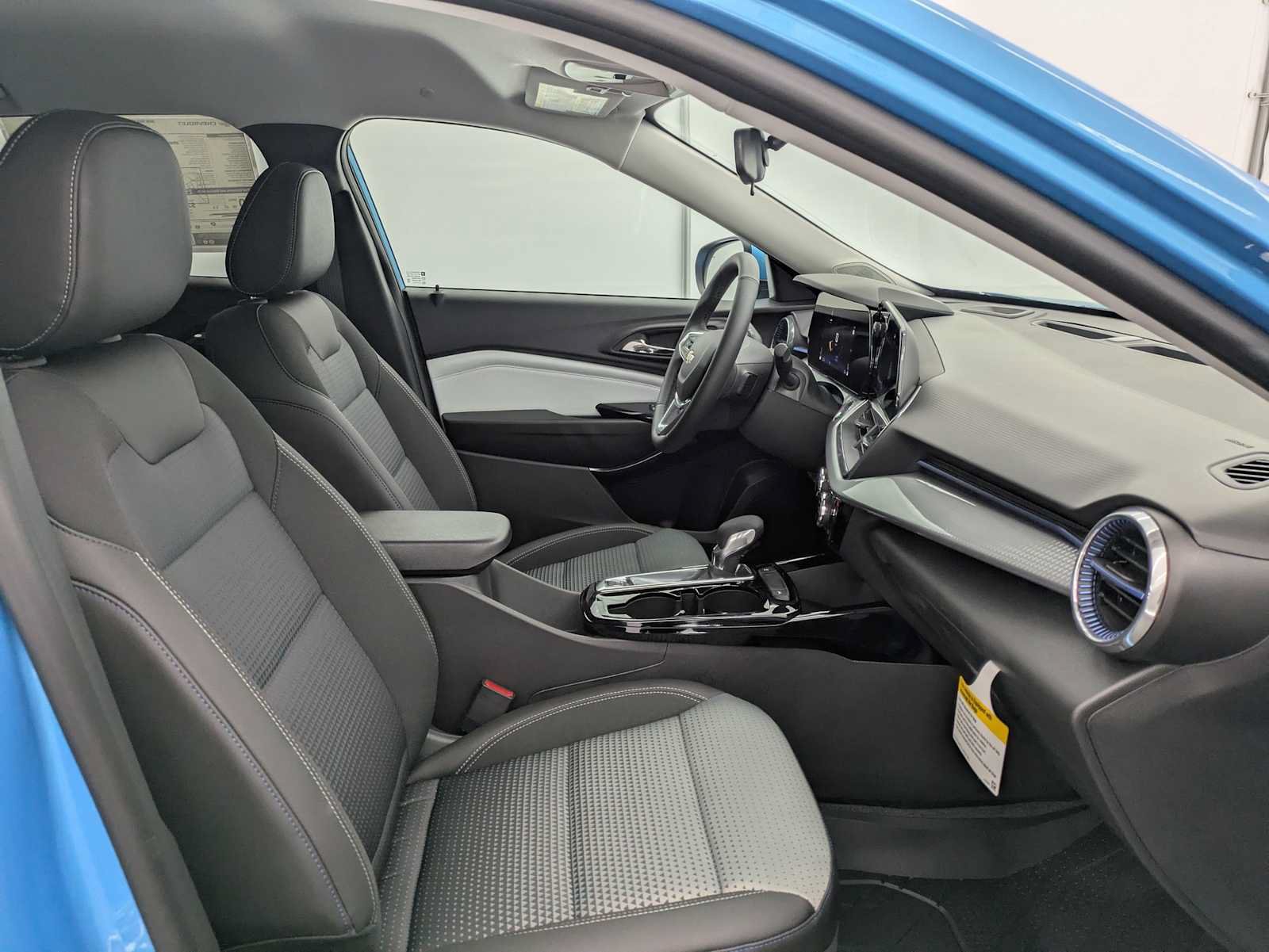 New 2026 Chevrolet Trax LT w/ Driver Confidence Package FWD image 22