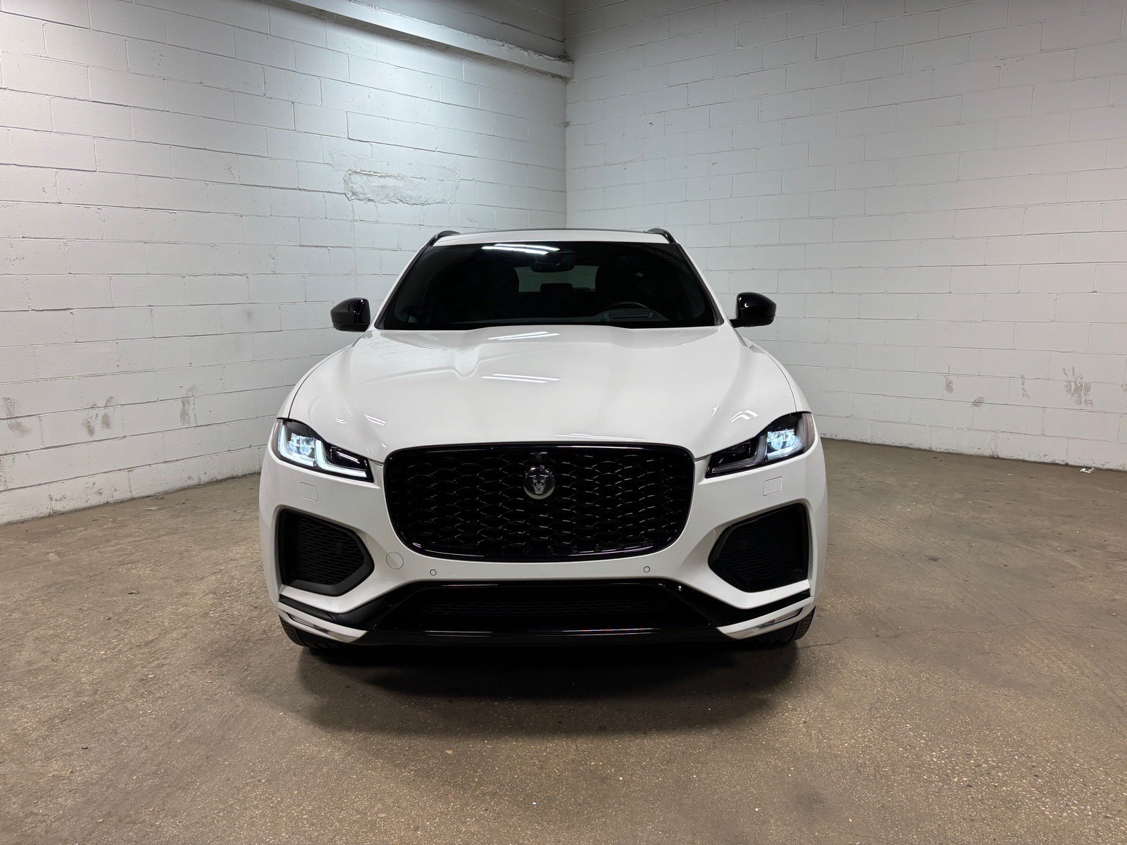 New 2026 Jaguar F-PACE R-Dynamic S AWD/4WD image 3
