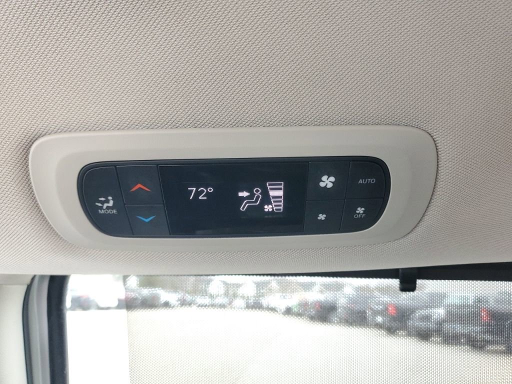 Used 2022 Chrysler Pacifica Touring-L FWD image 30