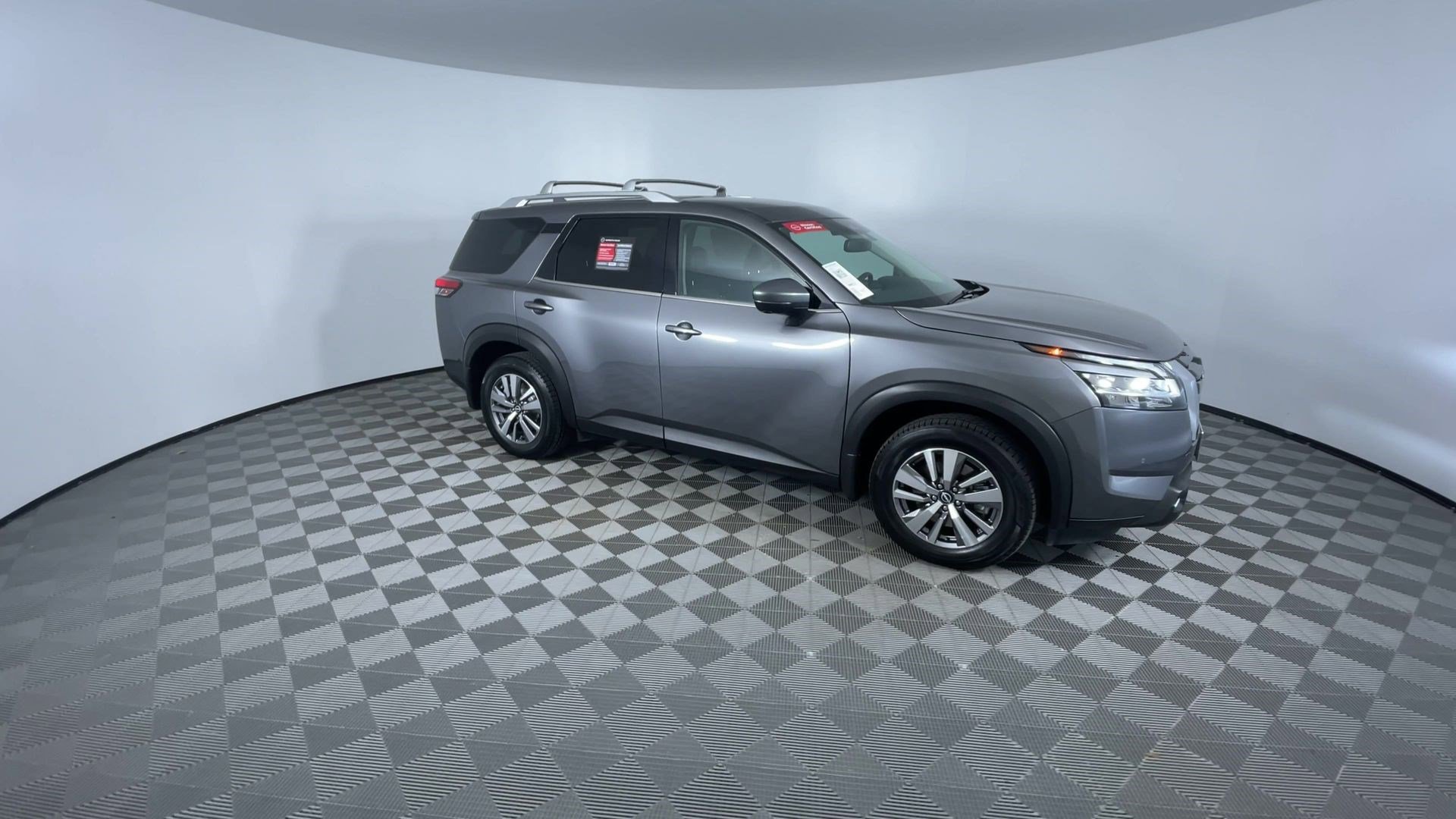 Certified 2022 Nissan Pathfinder SL image 2