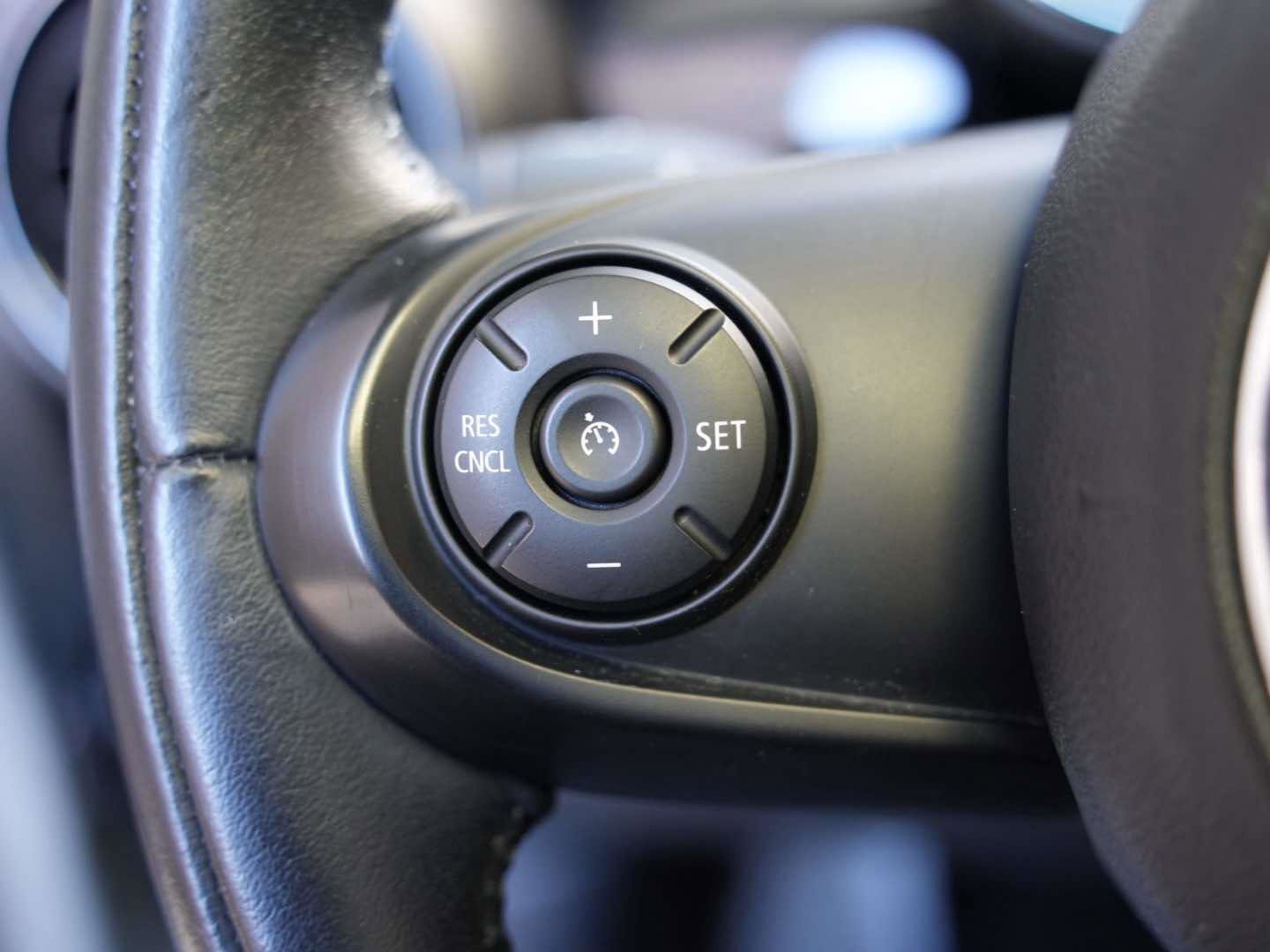 Used 2016 MINI Cooper 2-Door Hardtop image 12