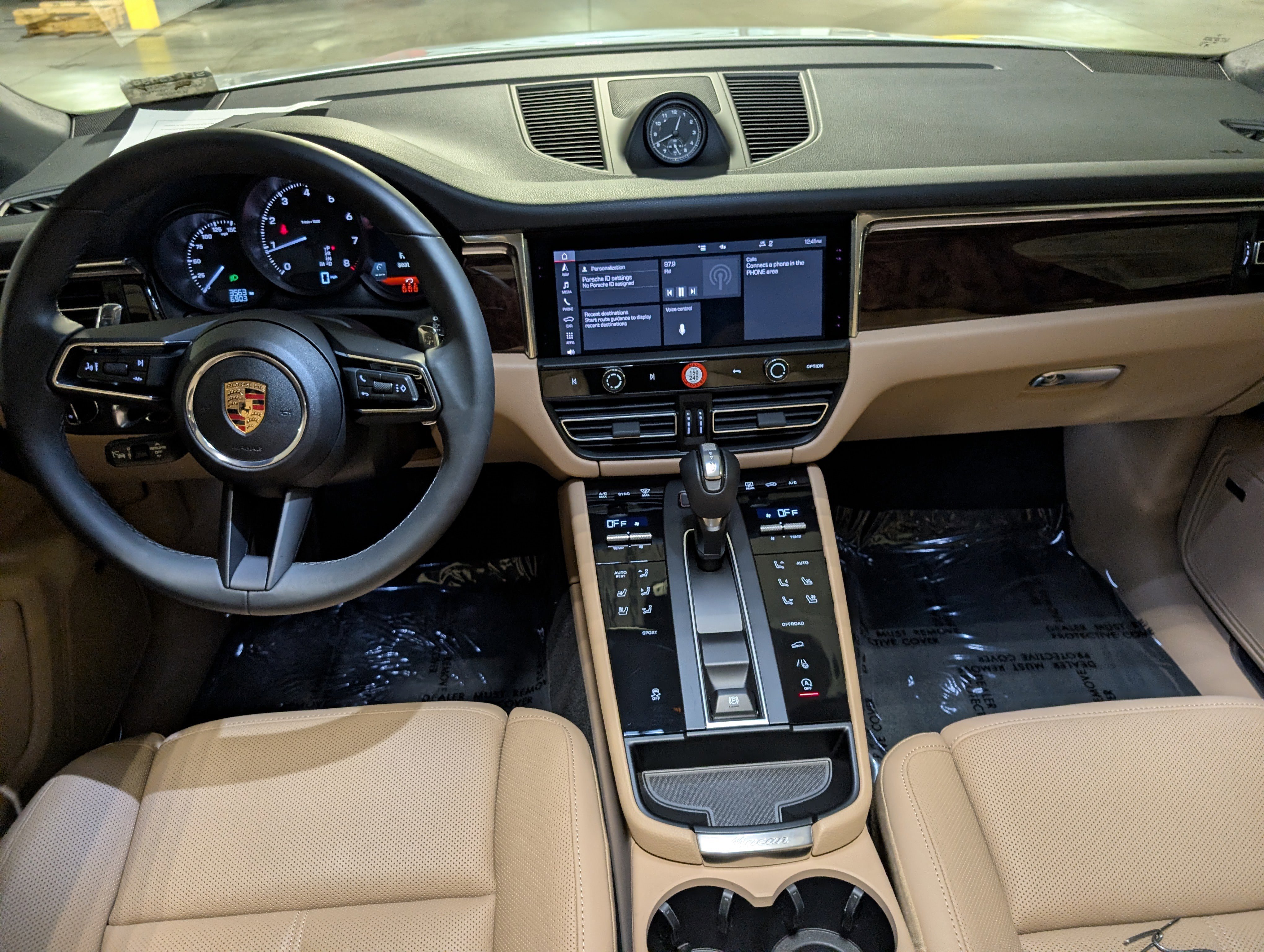 Used 2025 Porsche Macan image 7