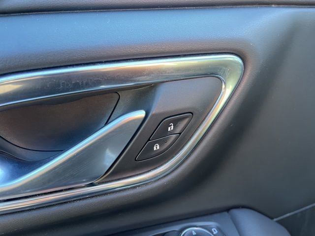 Used 2022 Chevrolet Suburban High Country image 12