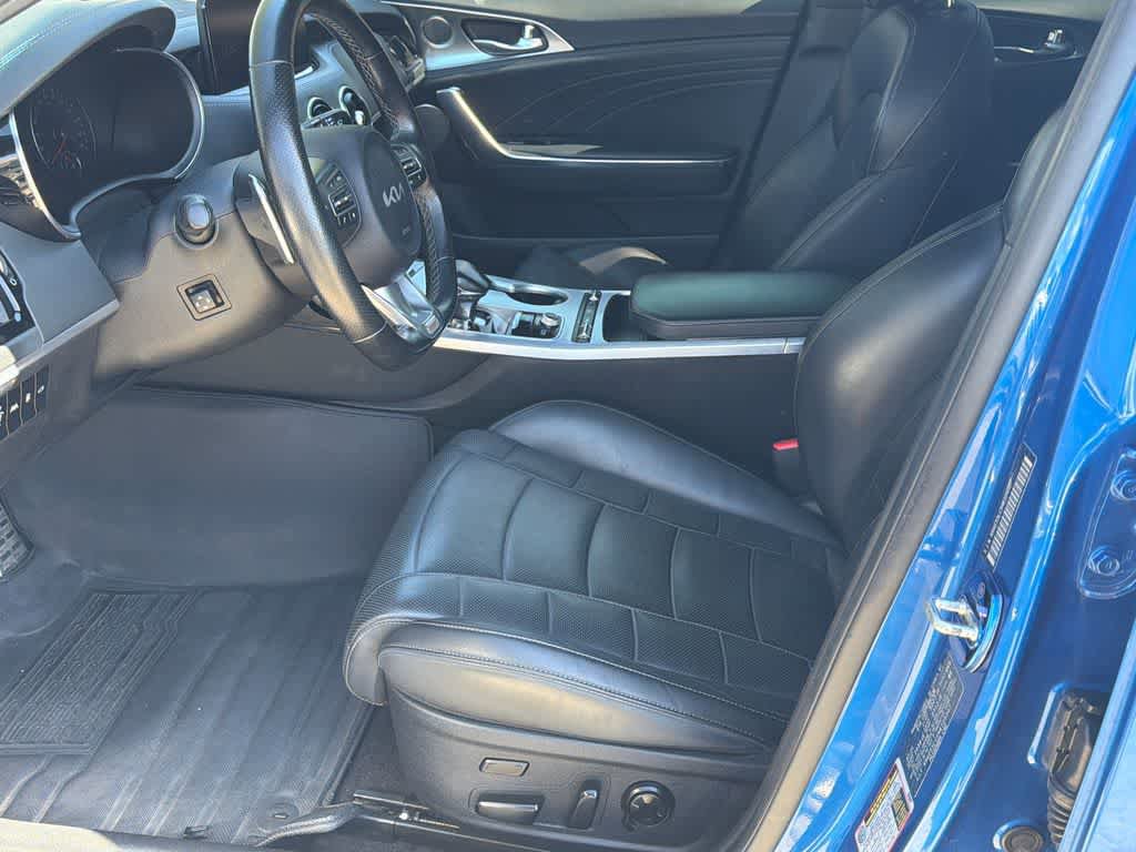 Used 2022 Kia Stinger GT2 image 10