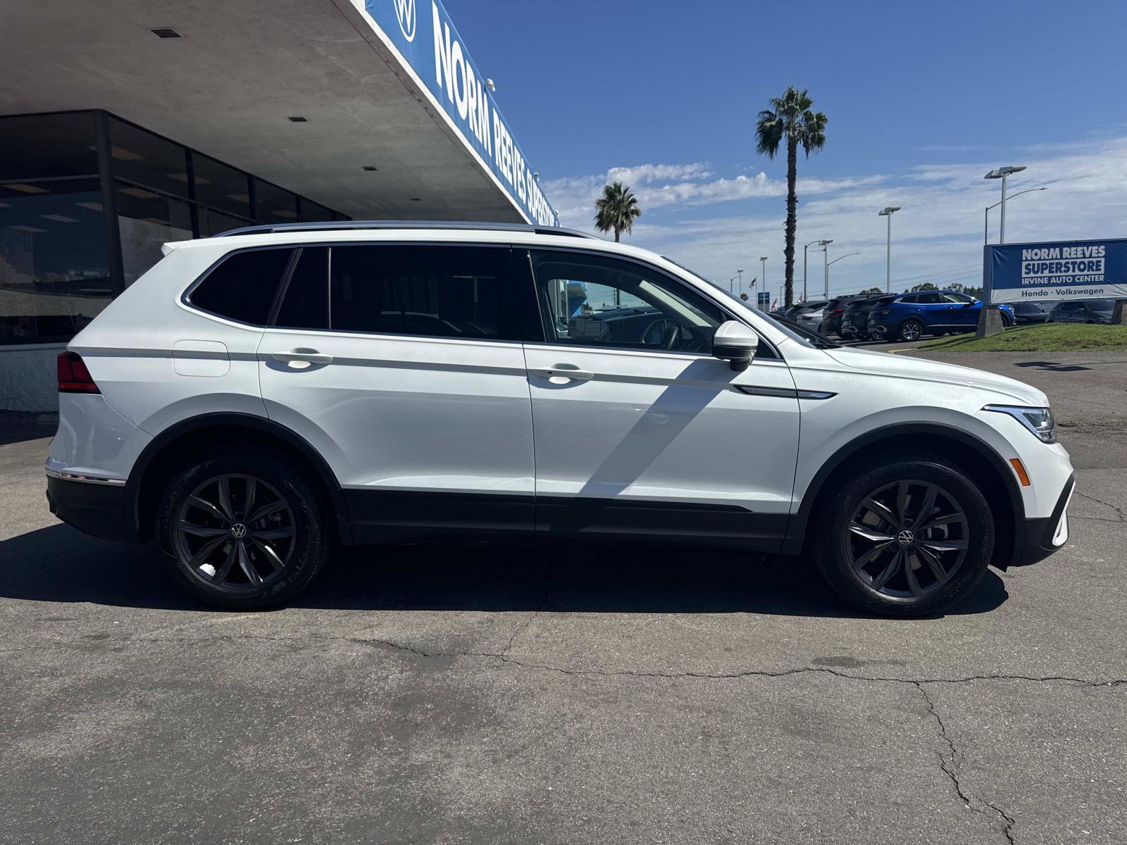 Certified 2023 Volkswagen Tiguan SE FWD image 6