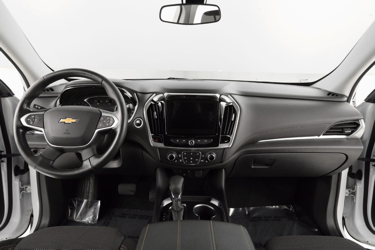 Used 2021 Chevrolet Traverse LT image 13