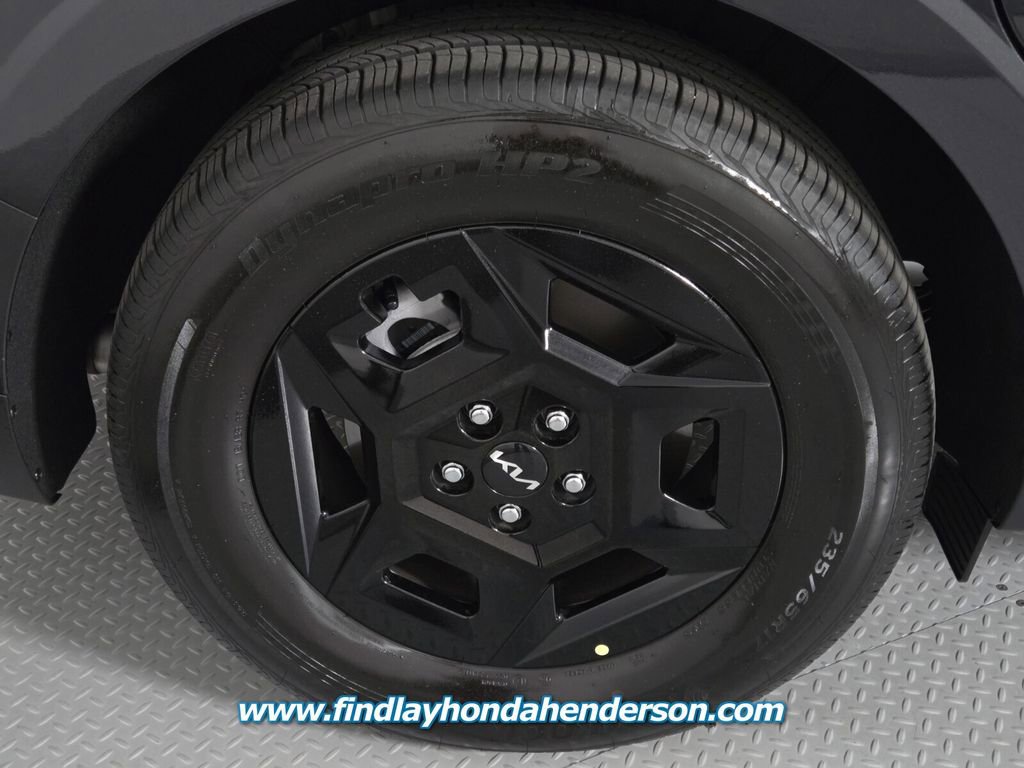 Used 2026 Kia Carnival FWD image 11