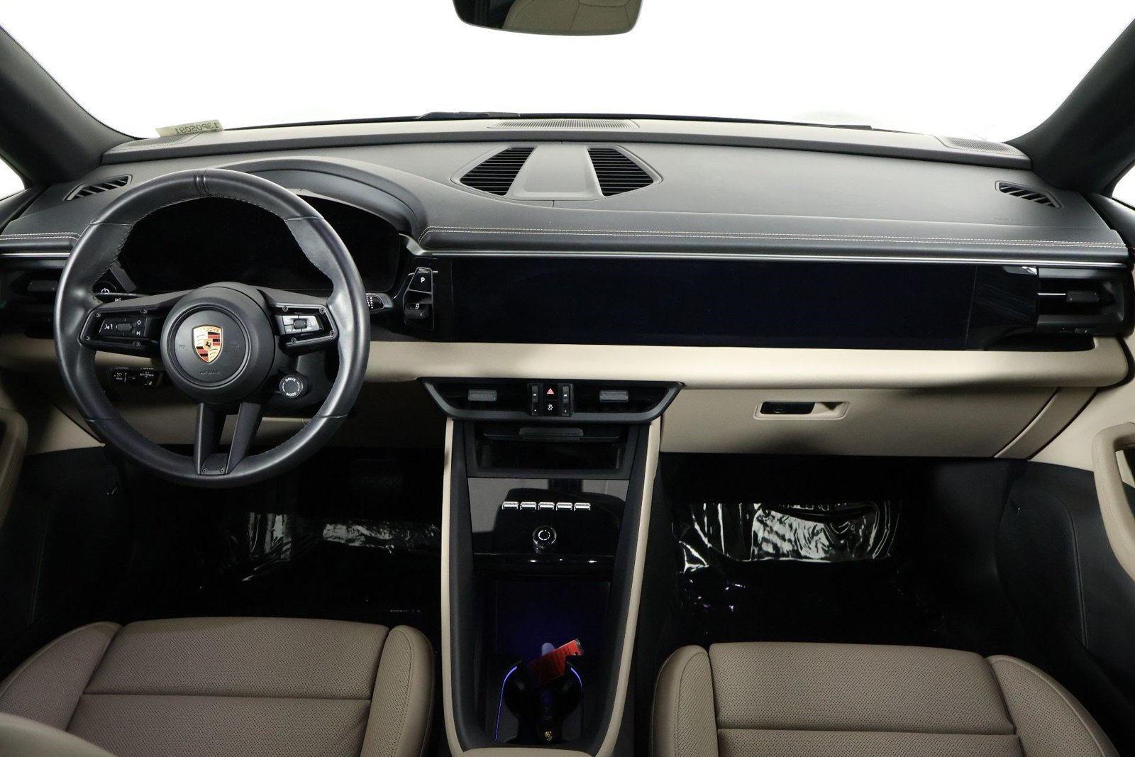 Certified 2024 Porsche Macan 4 Electric AWD/4WD image 11