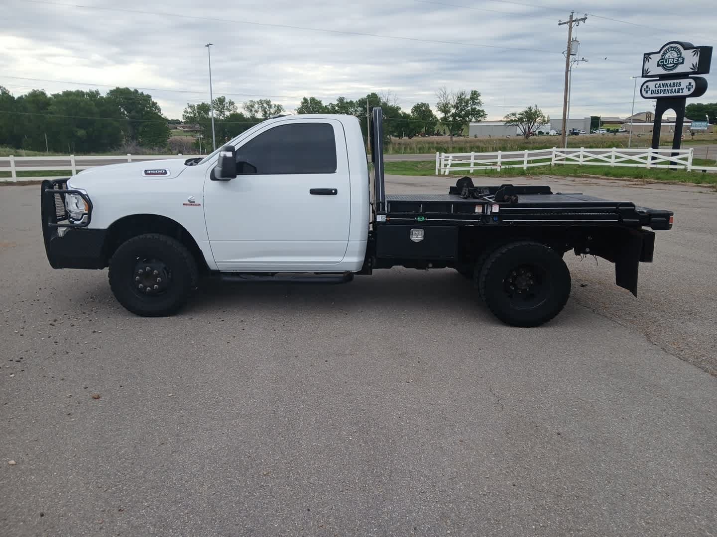 Used 2024 RAM 3500 Tradesman w/ Chrome Appearance Group AWD/4WD image 2