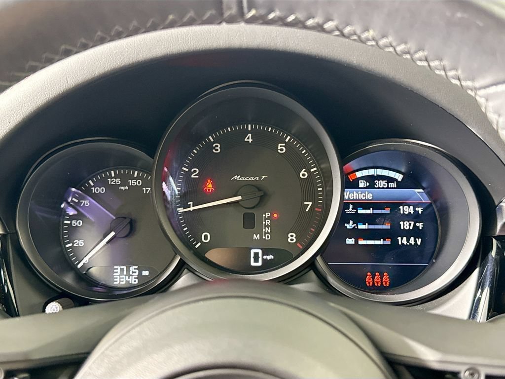 Certified 2023 Porsche Macan Turbo AWD/4WD image 13