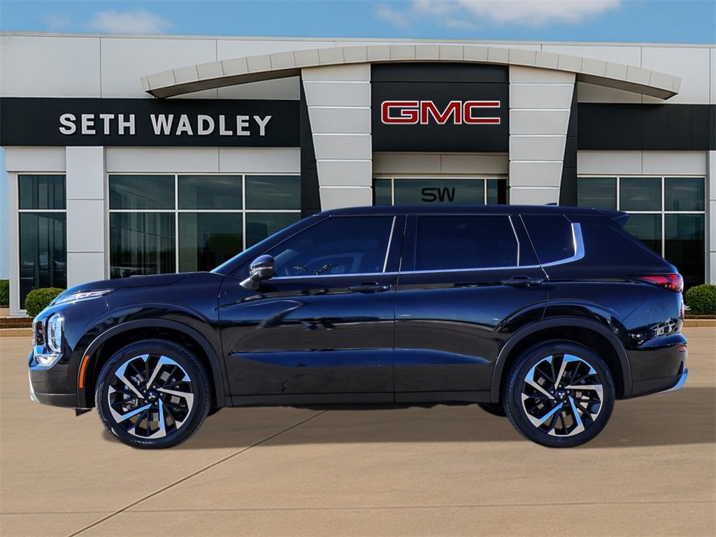 Used 2023 Mitsubishi Outlander SE image 4