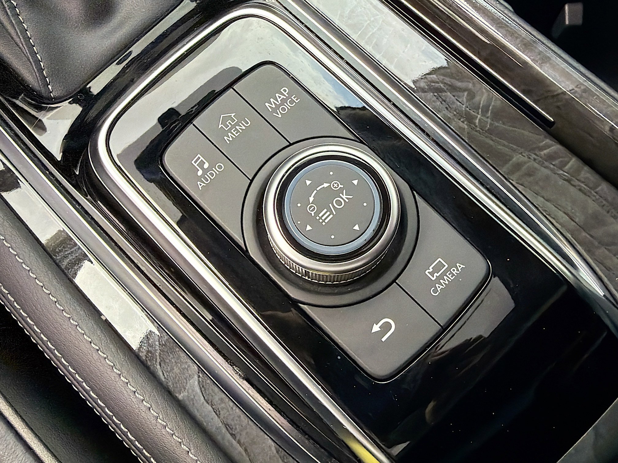 Used 2023 INFINITI QX80 Luxe w/ Cargo Package AWD/4WD image 33