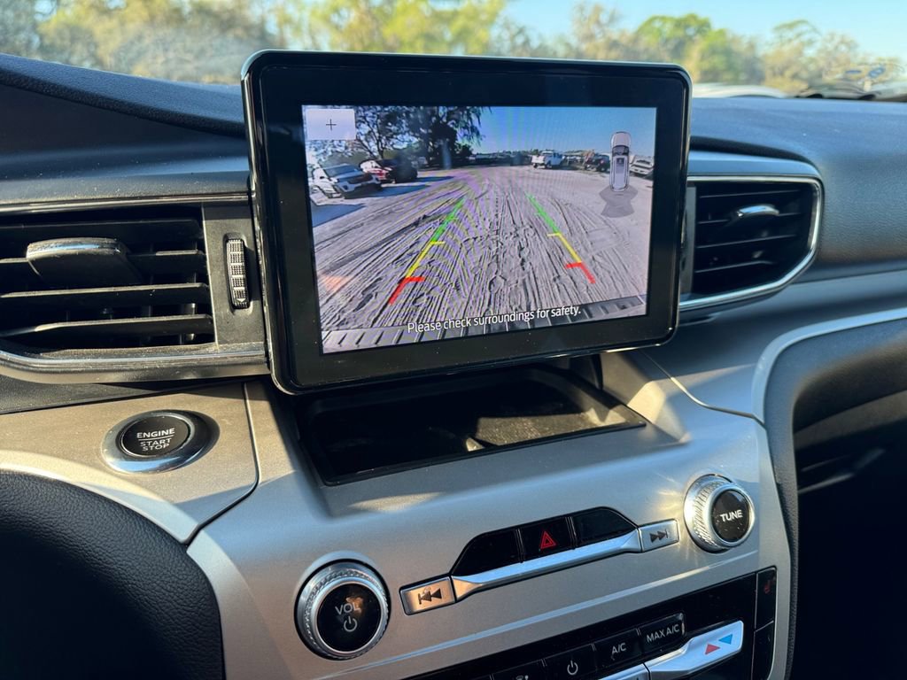 Certified 2022 Ford Explorer XLT w/ Equipment Group 202A image 30