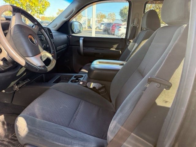 Used 2009 Chevrolet Silverado 1500 W/T AWD/4WD image 12