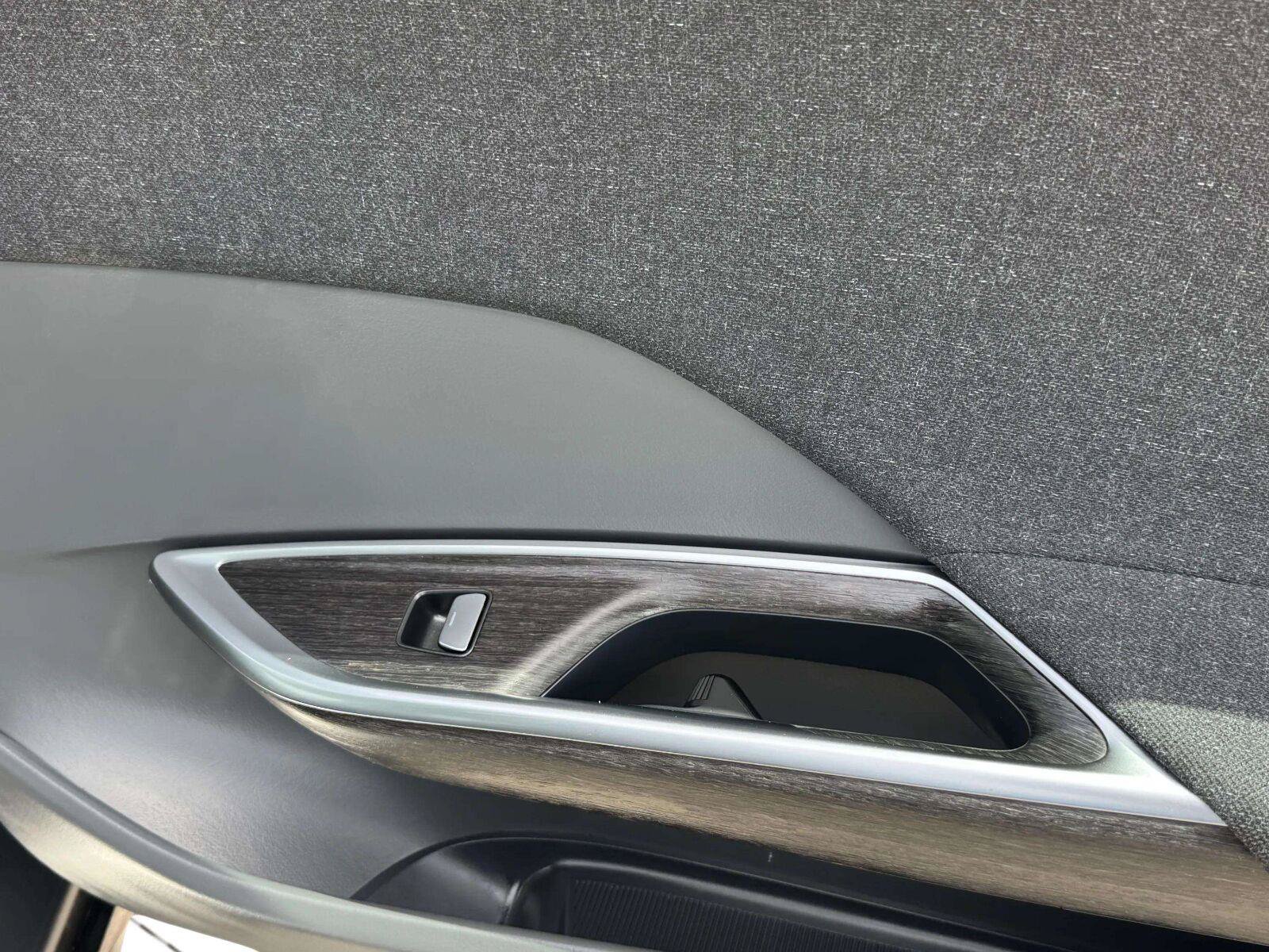 Used 2025 Lucid Air Pure RWD image 62
