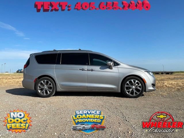 Used 2017 Chrysler Pacifica Limited FWD image 2