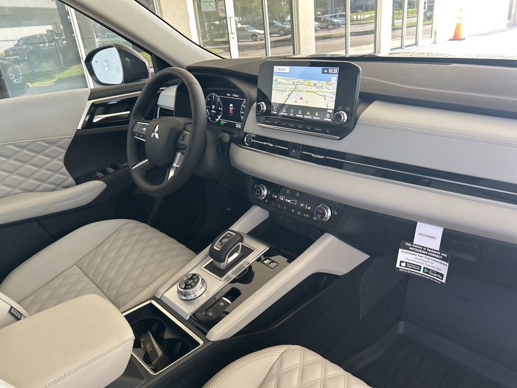New 2025 Mitsubishi Outlander SEL image 23