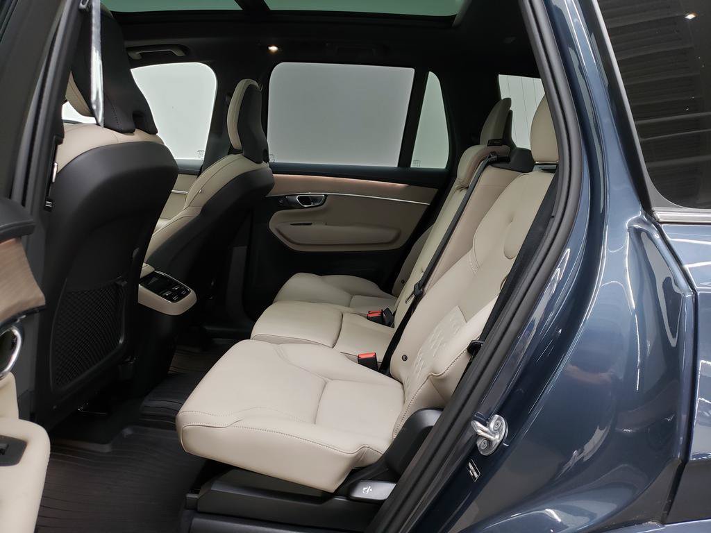 New 2026 Volvo XC90 B6 Plus w/ Protection Package Premier AWD/4WD image 8