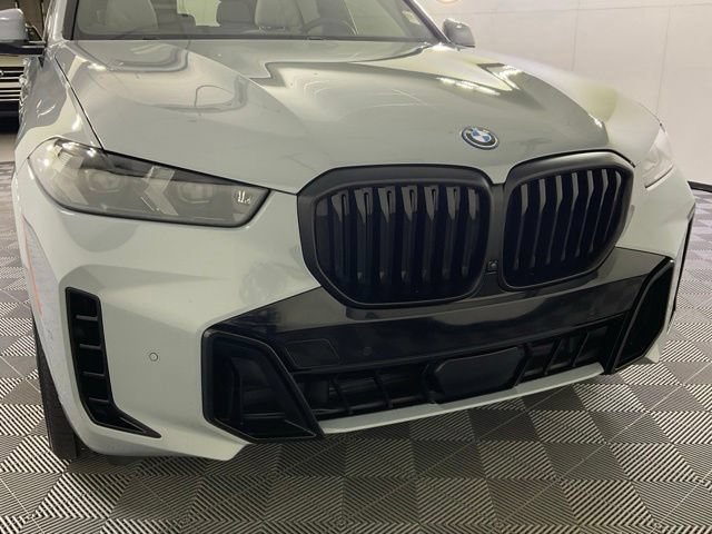 Used 2024 BMW X5 xDrive50e AWD/4WD image 8