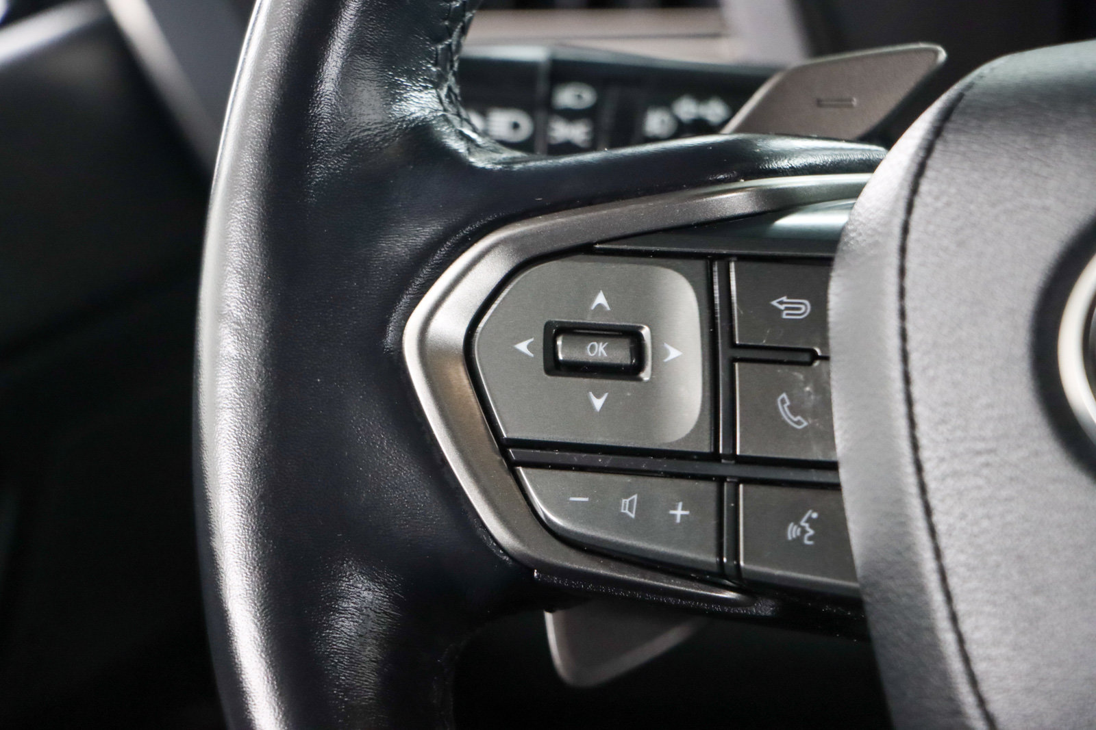 Used 2024 Lexus GX 550 w/ Accessory Package (31) AWD/4WD image 14