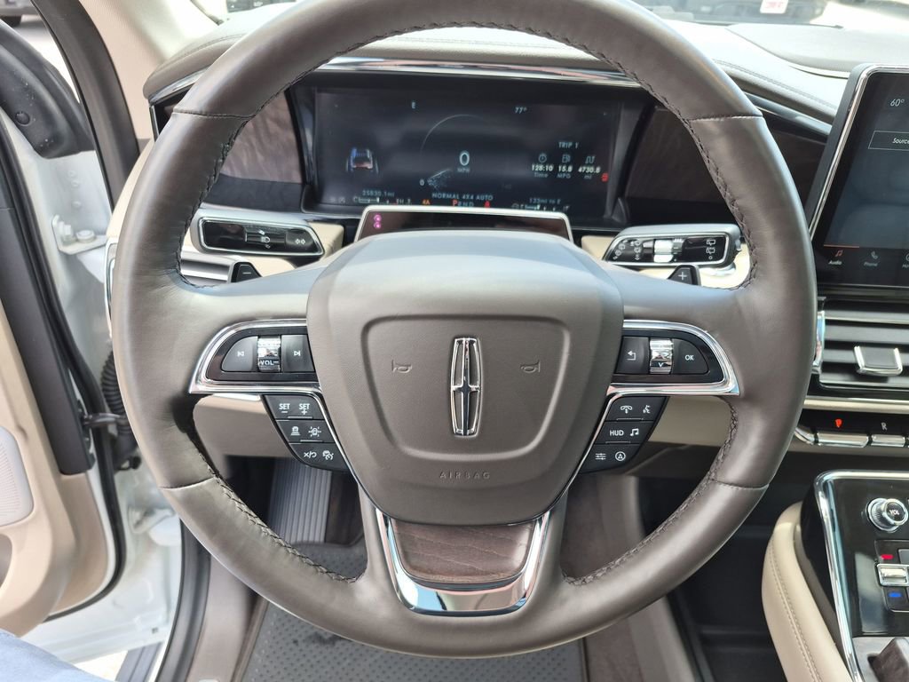 Used 2023 Lincoln Navigator Reserve AWD/4WD image 22