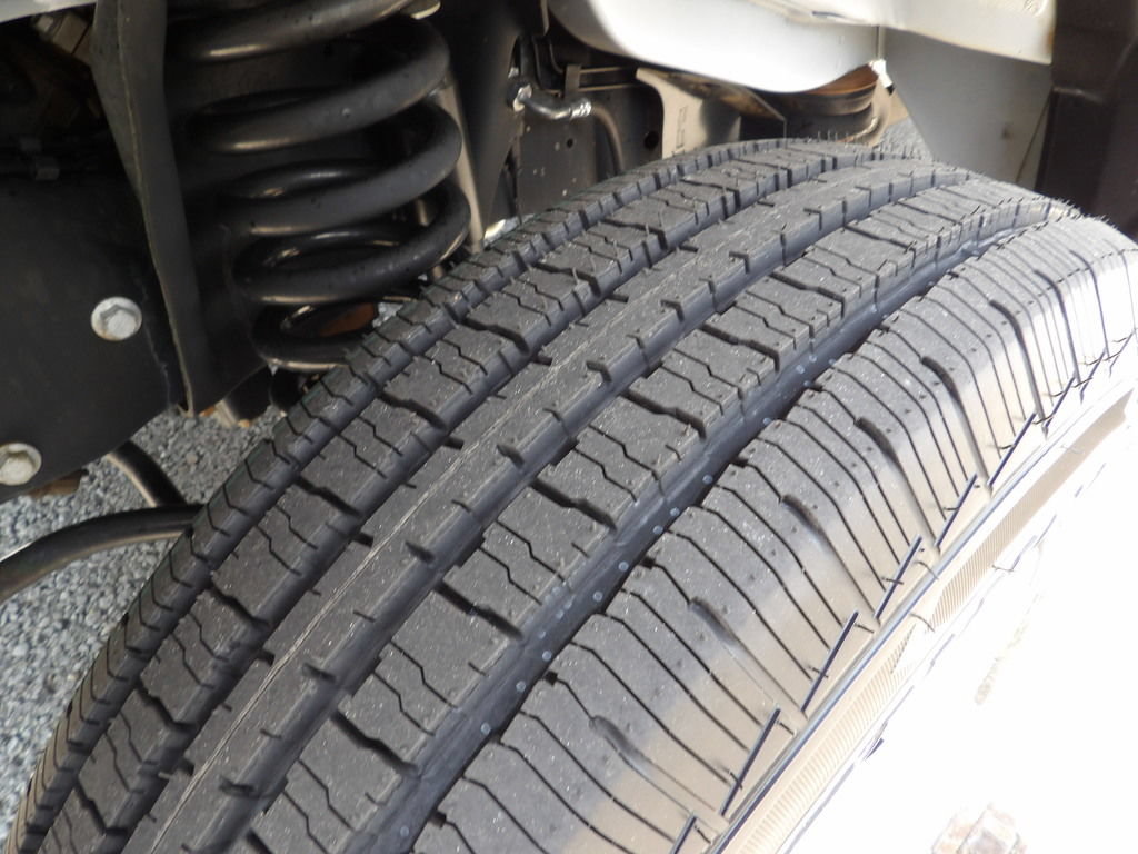 Used 2024 Ford E-450 and Econoline 450 Super Duty w/ Power Windows & Locks Group RWD image 40