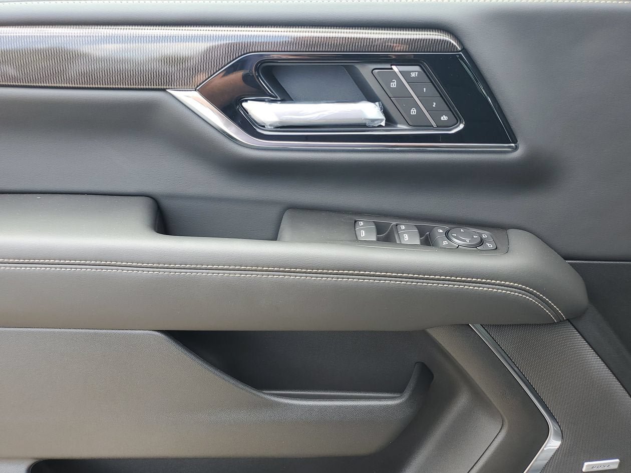 New 2026 GMC Yukon XL Elevation w/ Elevation Premium Package AWD/4WD image 17