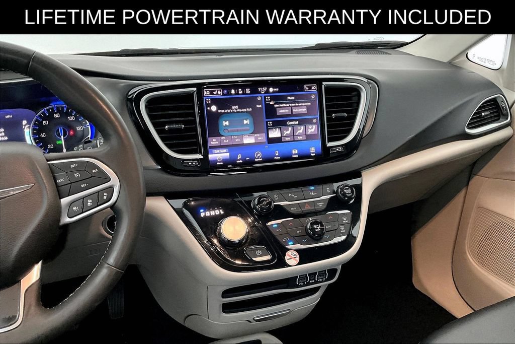 Used 2024 Chrysler Pacifica Touring-L FWD image 8