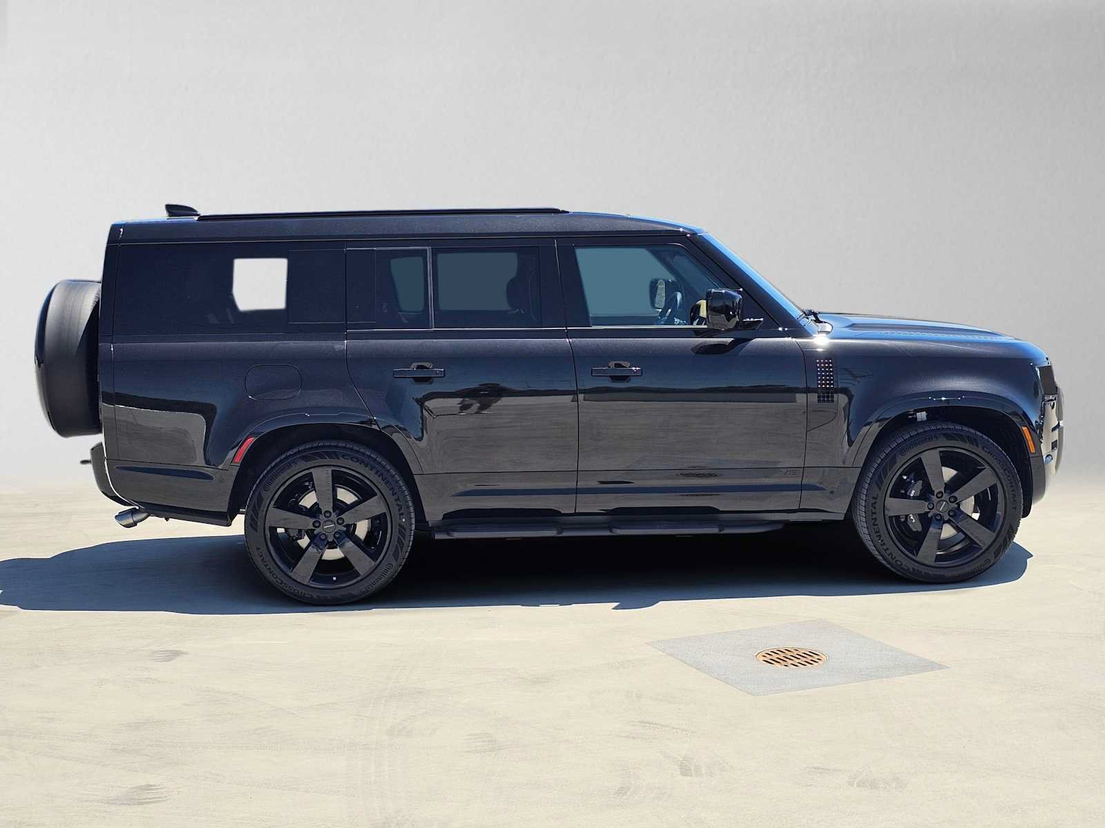 New 2026 Land Rover Defender 130 V8 AWD/4WD image 6