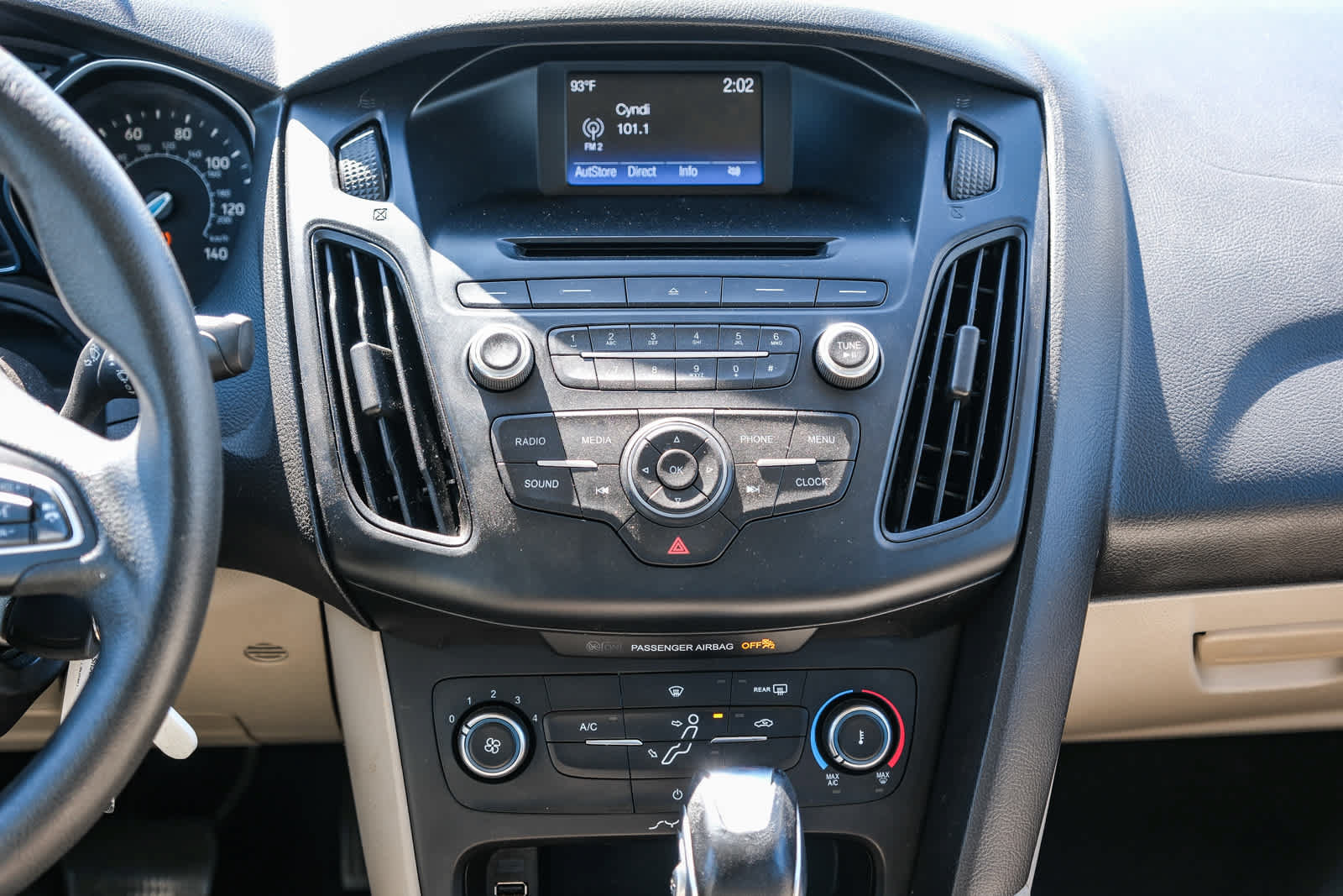 Used 2015 Ford Focus SE FWD image 14