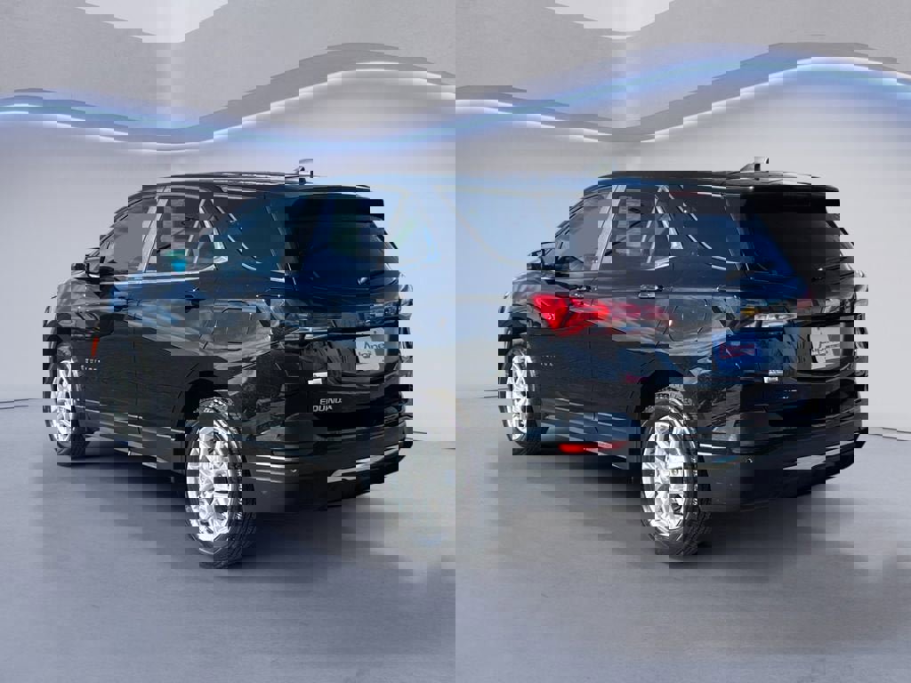 Used 2024 Chevrolet Equinox LT image 3