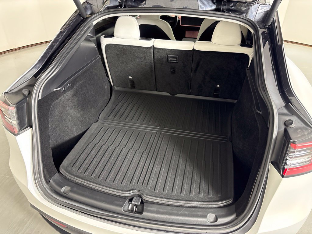 Used 2024 Tesla Model Y Performance AWD/4WD image 19