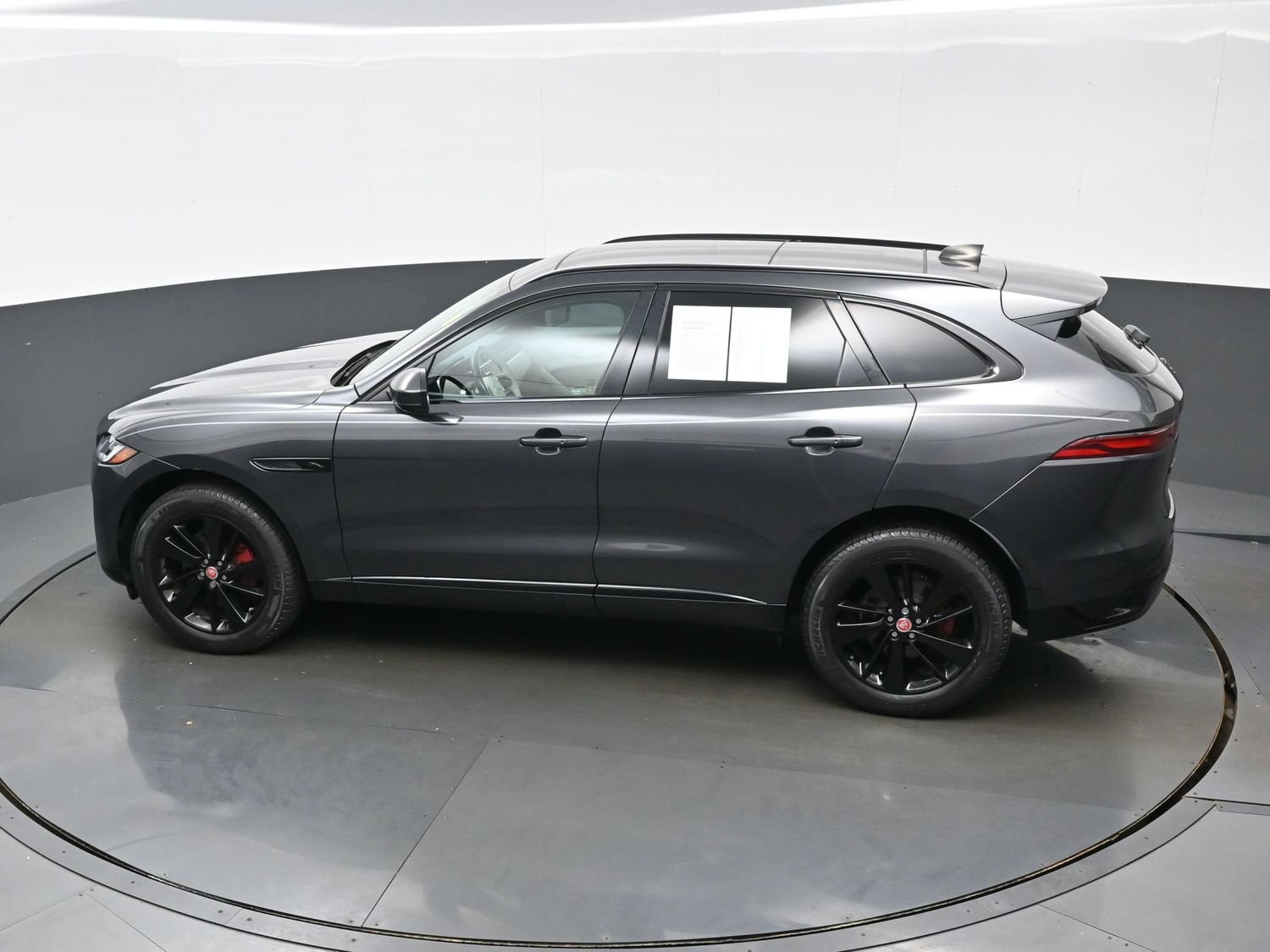 Used 2022 Jaguar F-PACE S AWD/4WD image 35