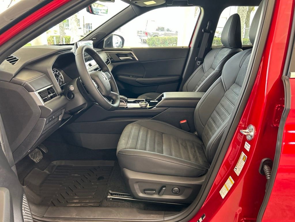 New 2026 Mitsubishi Outlander LE FWD image 5
